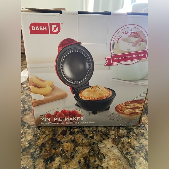 dash Kitchen Dash Mini Pie Maker Nwt Poshmark